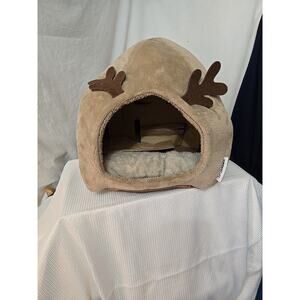 Vibrant Life Small Holiday Hideaway Small Dog/Cat Bed Reindeer Removable Pillow